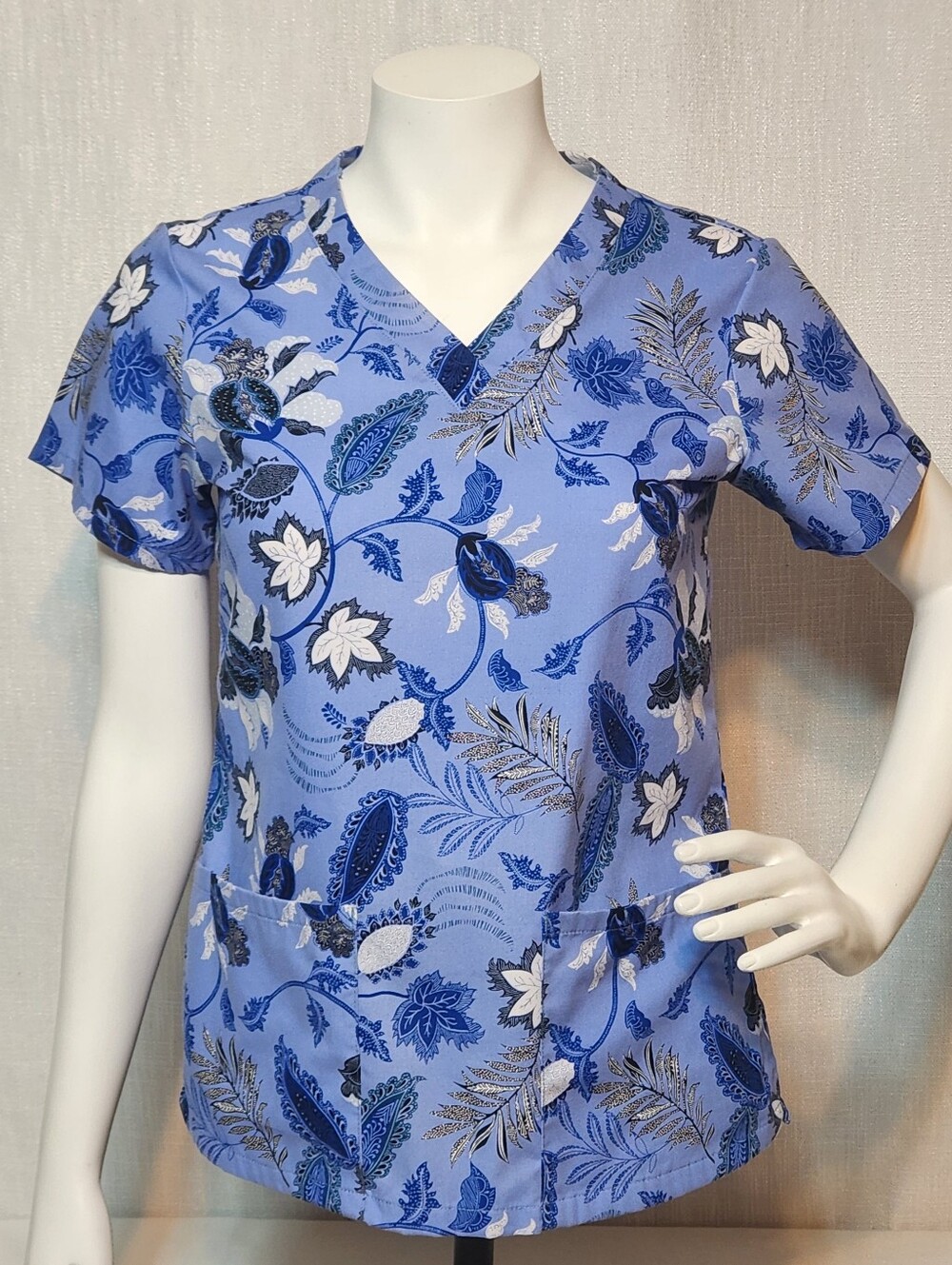 Butter Soft Scrubs Top Blue Floral Cotton Blend Small